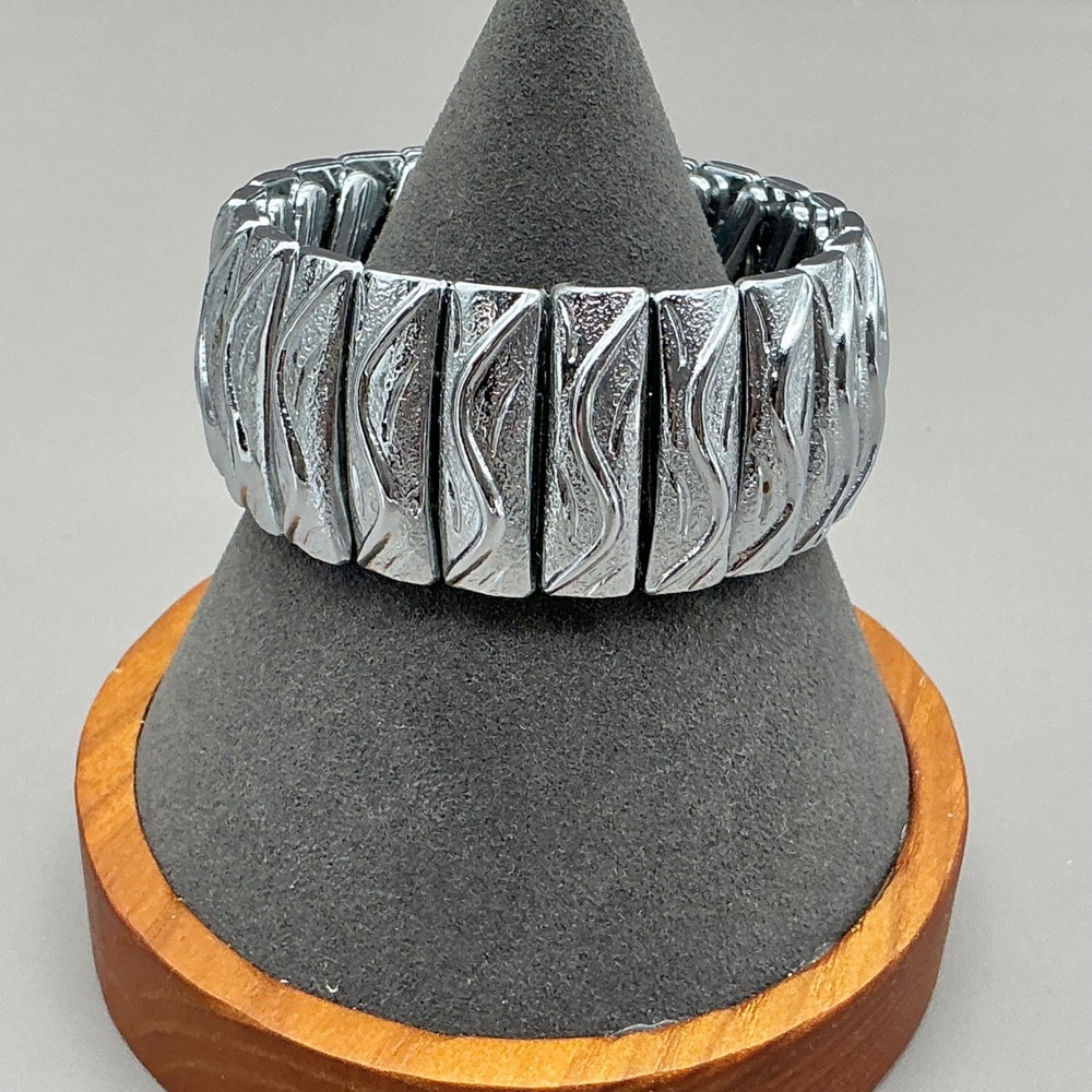 Stretch Bracelet Women Silver Tone Textured Wavy Link Japan Vintage Jewelry
